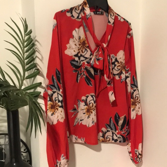 Tie neck flower blouse - Picture 4 of 7